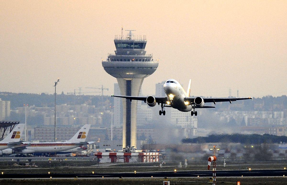 Abu Dhabi investment firm eyes Madrid airport bid - Arabian Business