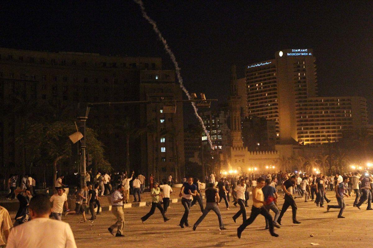 Protesters Riot Police Clash At Egypt S Tahrir Square Arabian Business