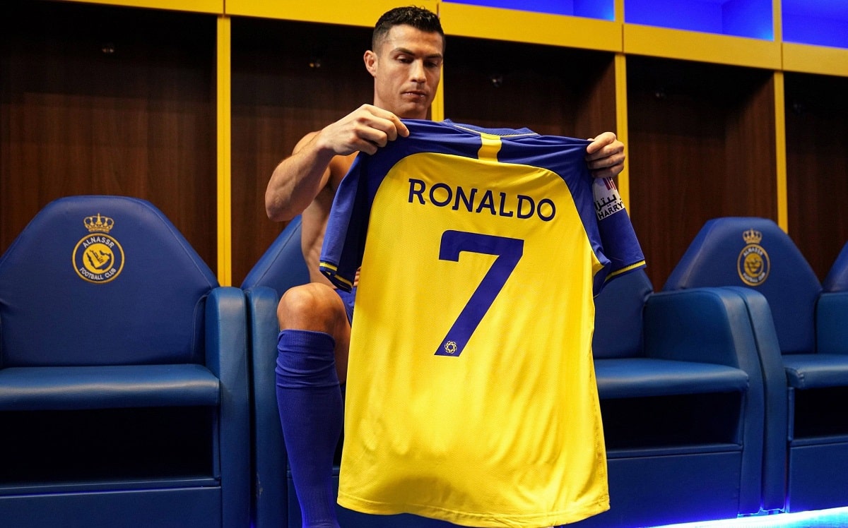 Ronaldo banned from making Al Nassr debut after smashing fan's phone from  hand - Arabian Business