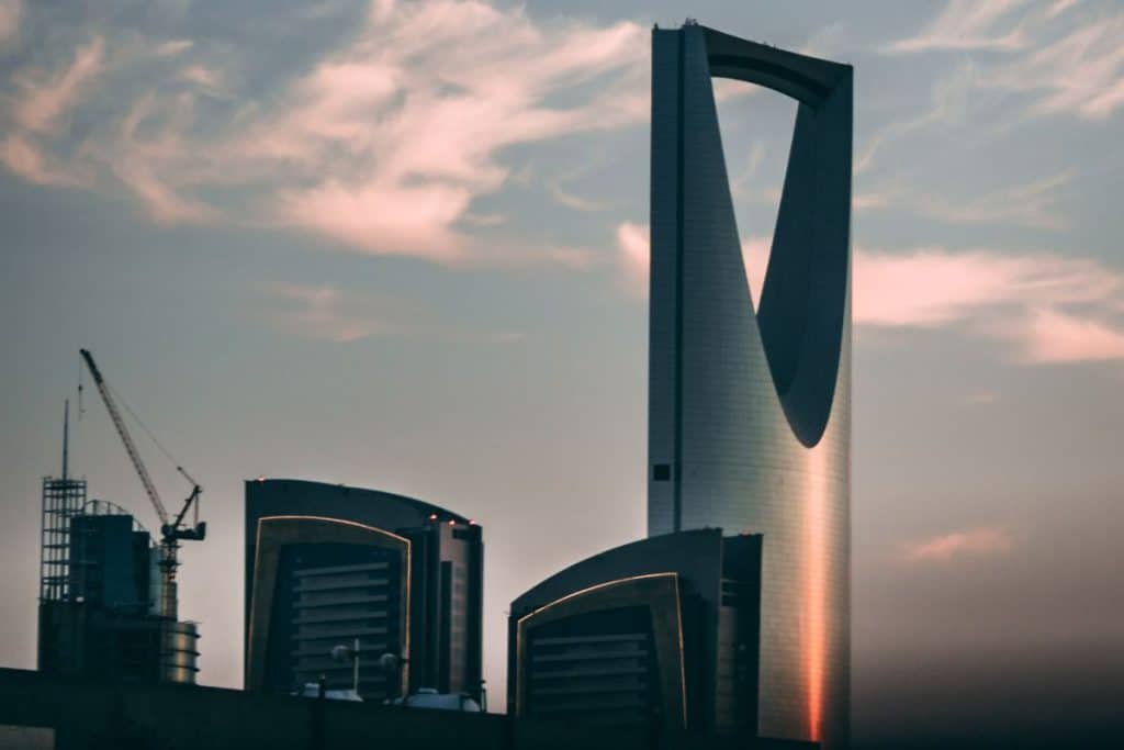 saudi arabia announces visit visa cannot be renewed