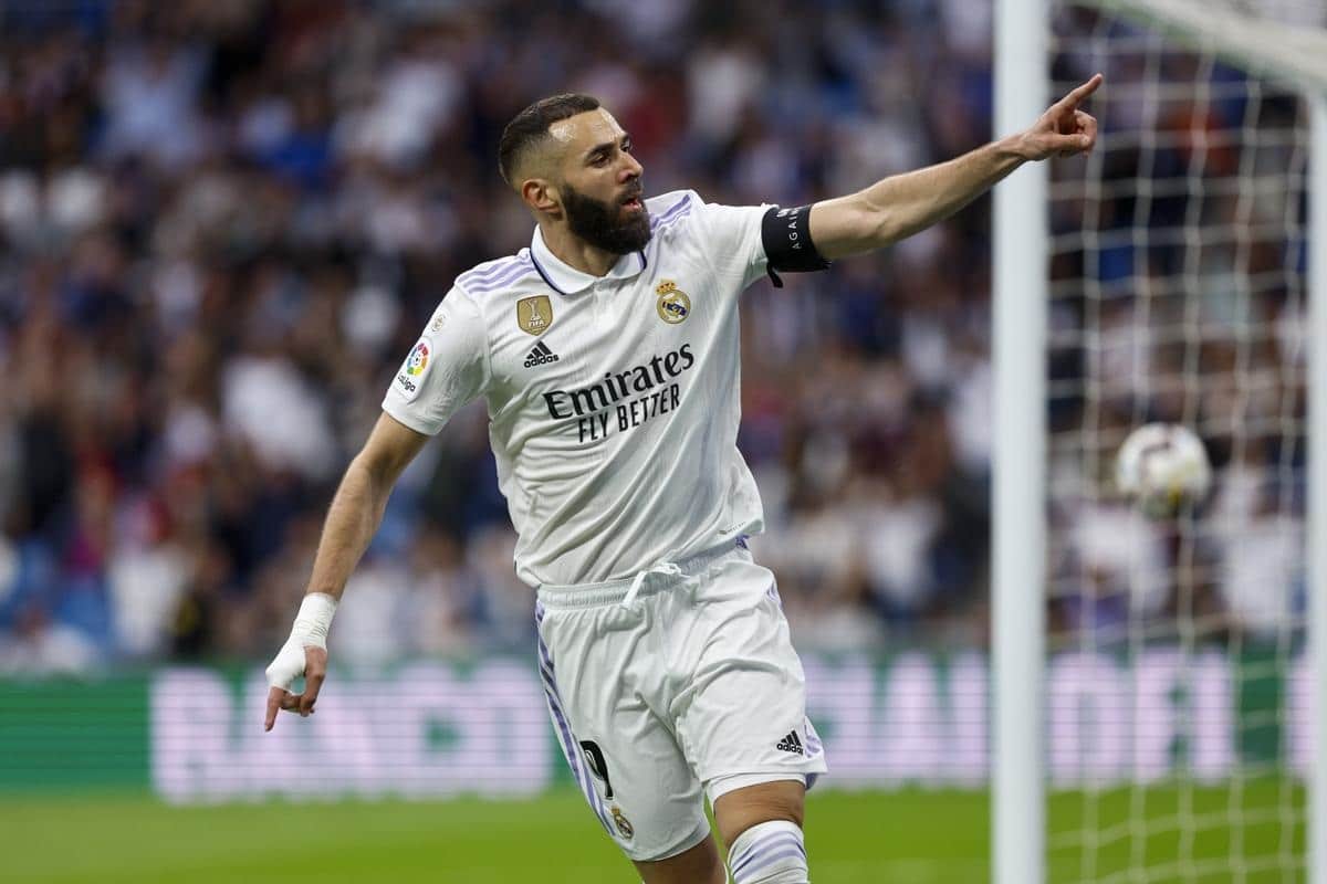 Real Madrid's Karim Benzema offered $430m to sign for Saudi club: reports - Arabian Business