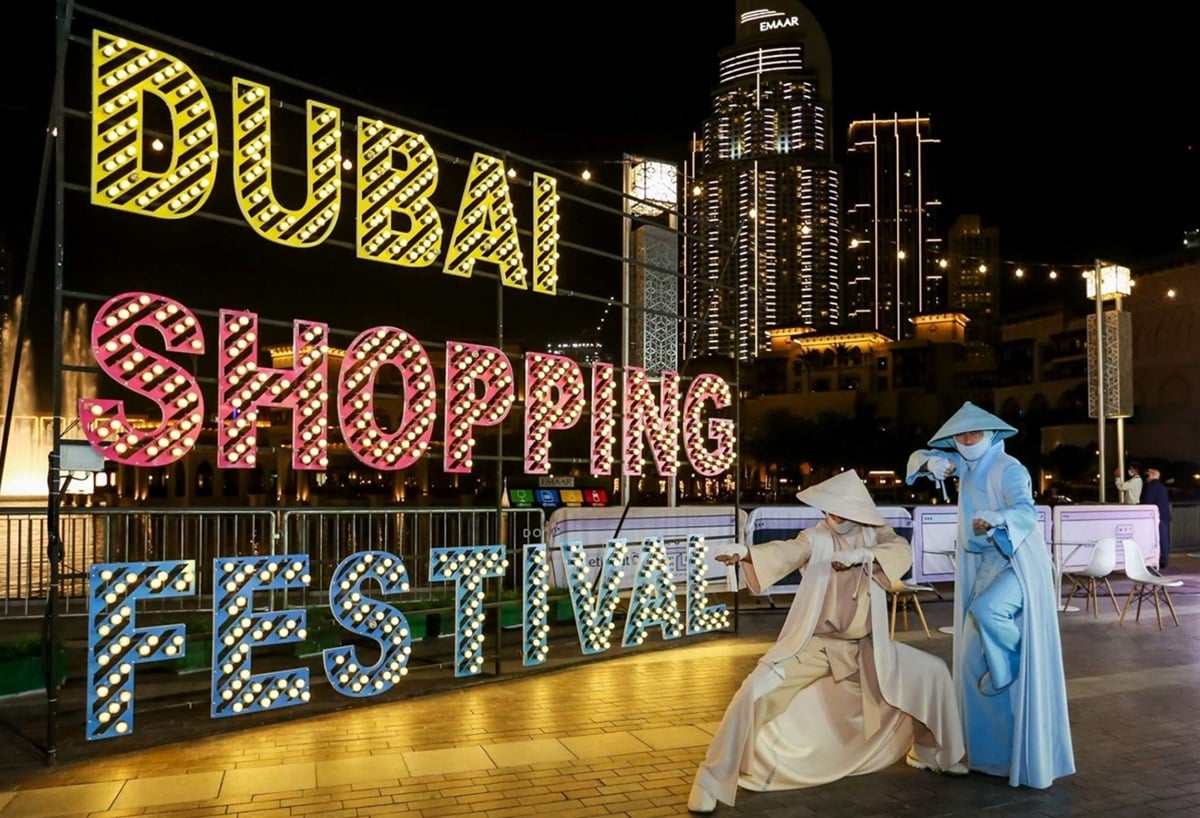 Dubai Shopping Festival offers AED1m cash prizes Arabian Business