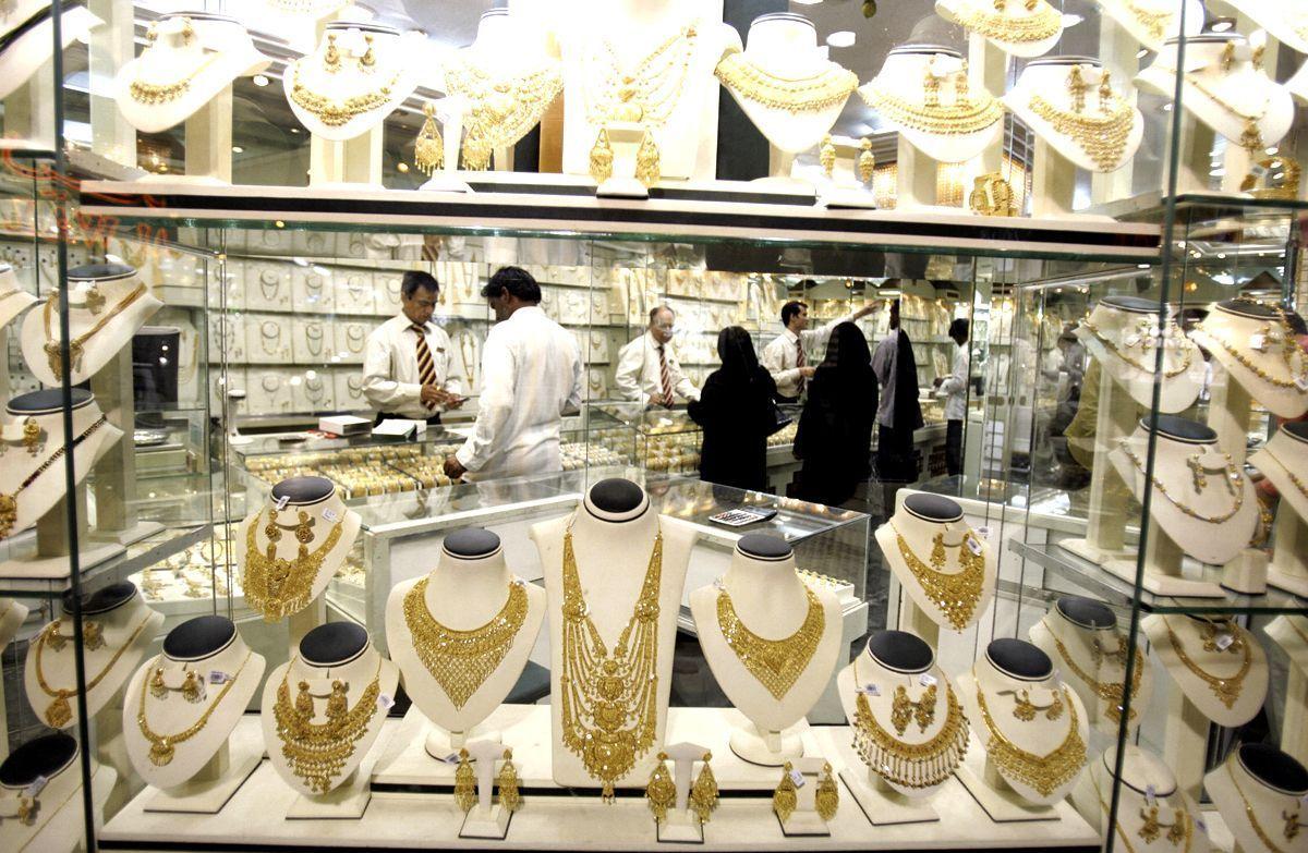Золото в ереване. Дубаи Gold Souk жемчуг. Золотой рынок в Дубае. Золотой базар Абу Даби. Рынок золота в Дубае.