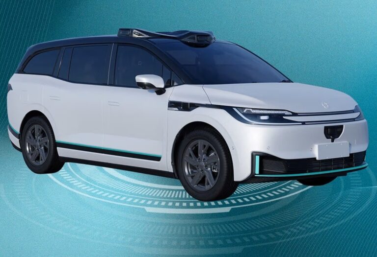 Dubai auto taxi RTA self-driving car