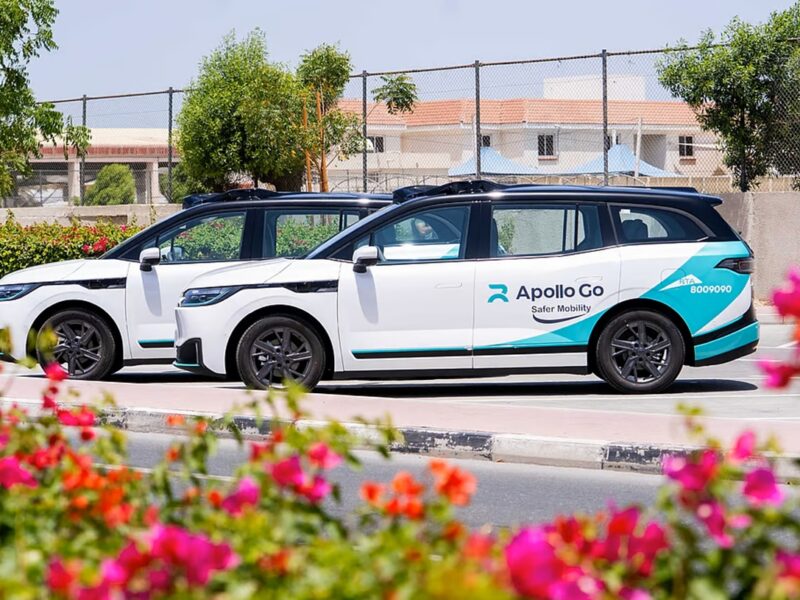 Dubai self-driving taxi apollo go baidu