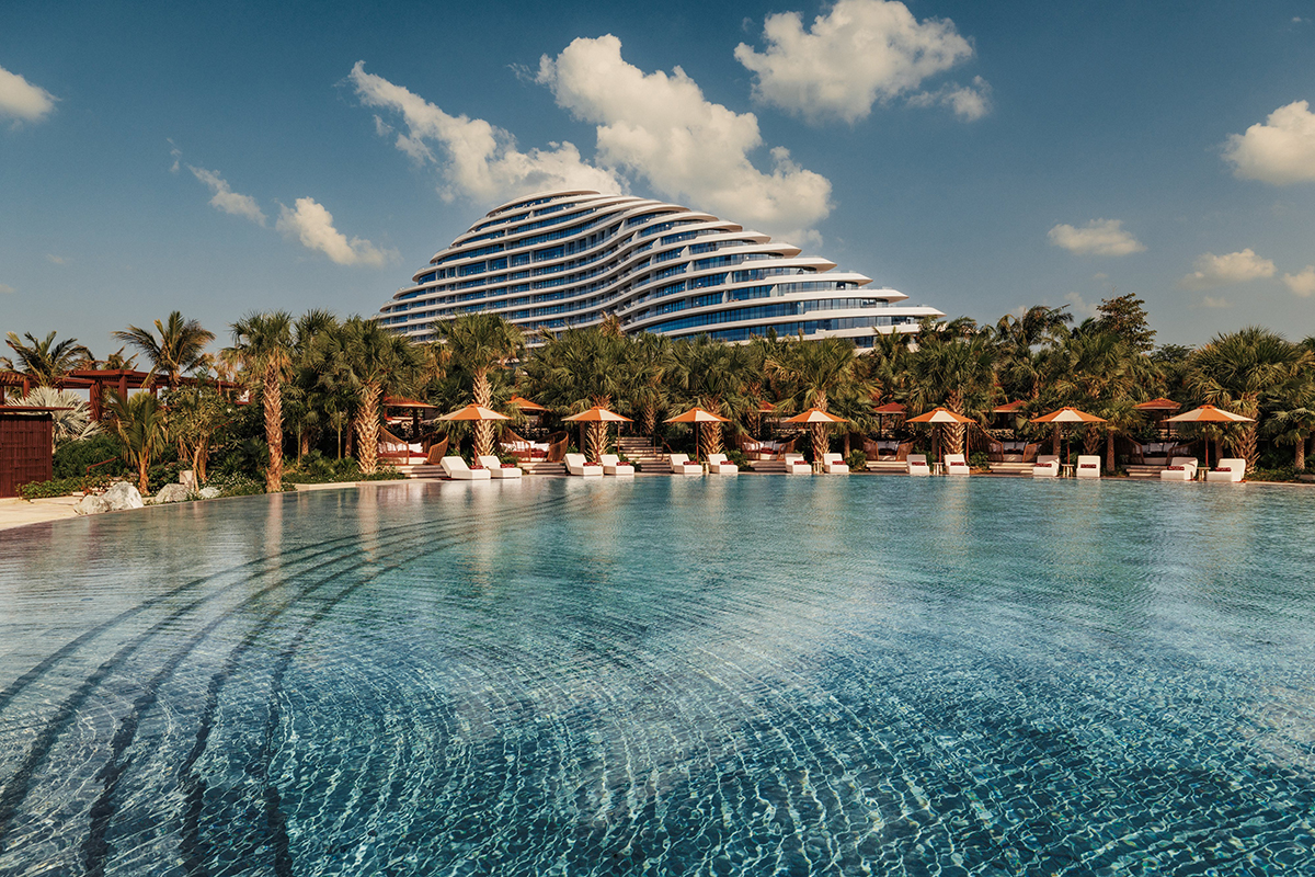 Jumeirah Marsa Al Arab resort showcasing luxury sea-facing rooms and suites