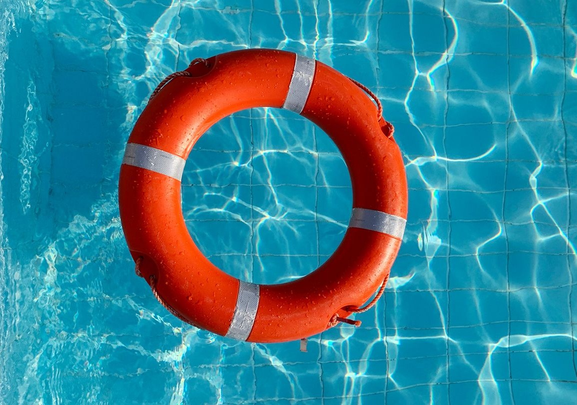 Saudi swimming pool safety warning