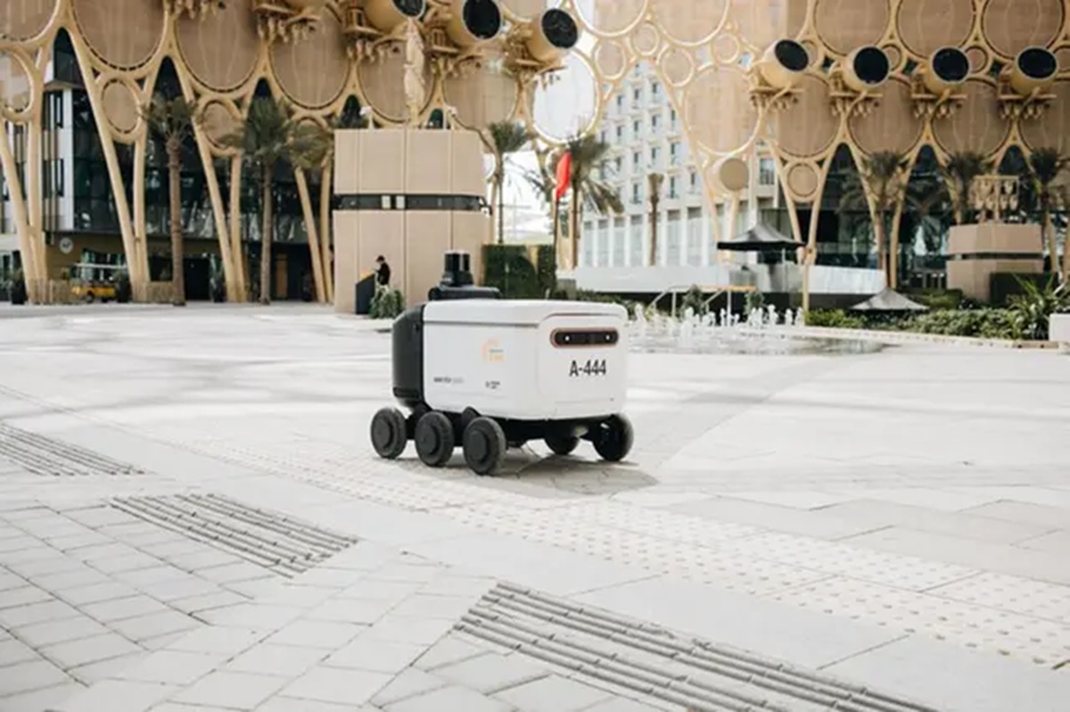Yango Dubai expo city food robot