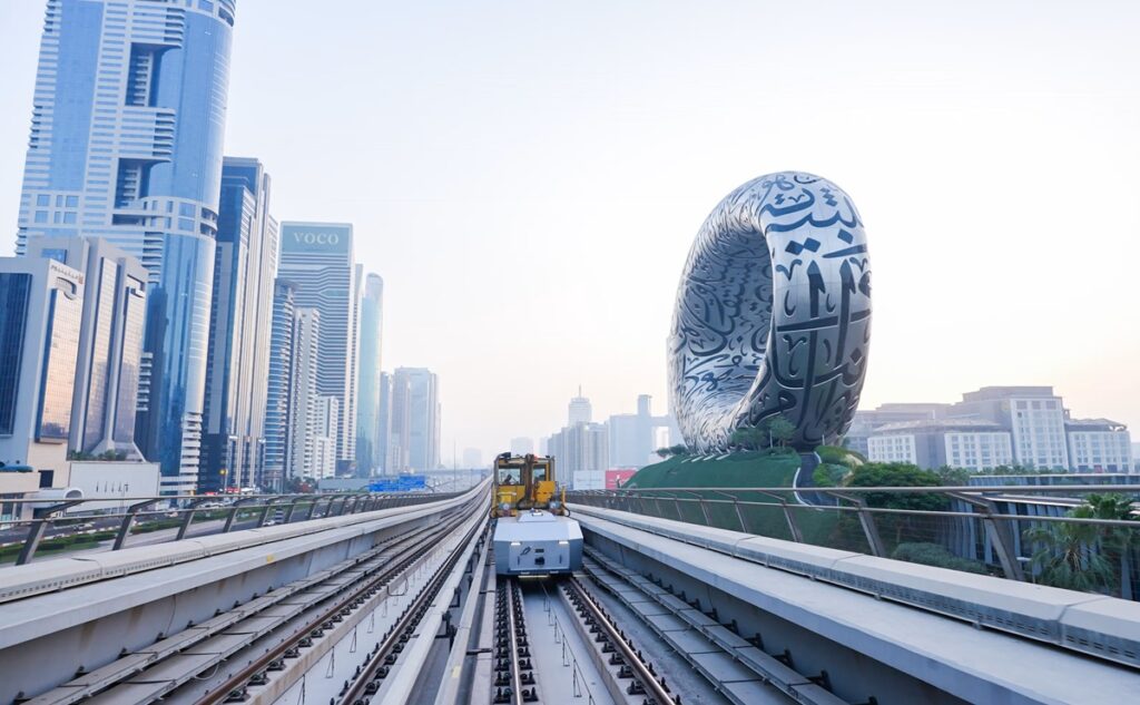 Dubai Metro robots