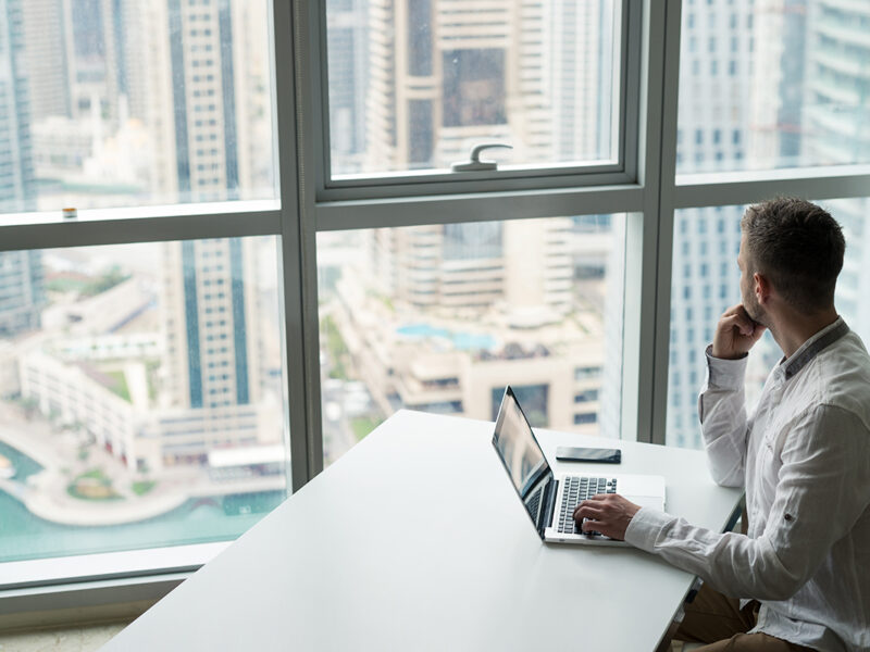 UAE Workers Struggle with Soaring Costs