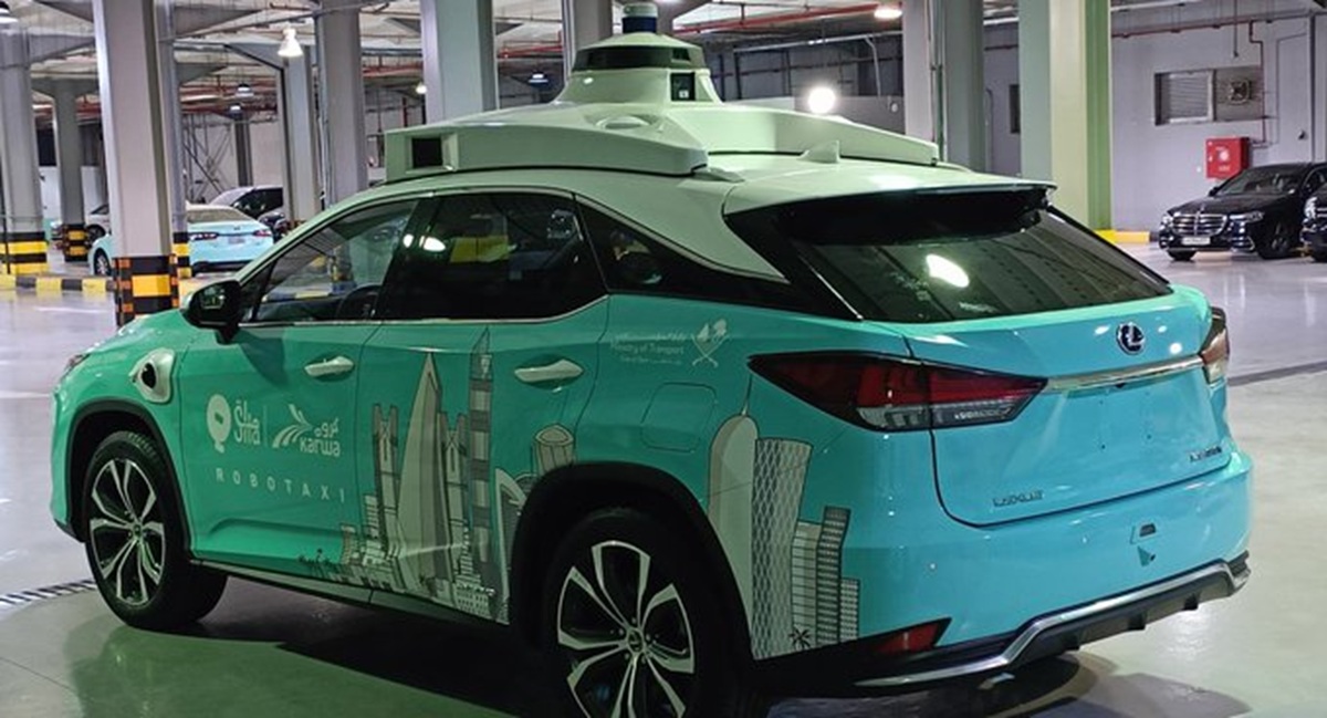 qatar self-driving robot taxi