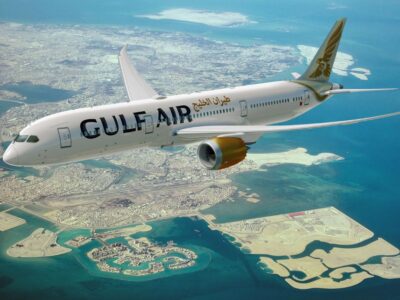 Boeing_Gulf_Air_787_9_over_Bahrain