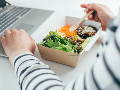 UAE Office Food Shift Towards Healthy Salads and Wellness Snacks