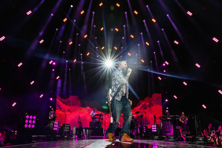 Adam Levine Maroon 5 New Year's Eve Gala Dinner Dubai