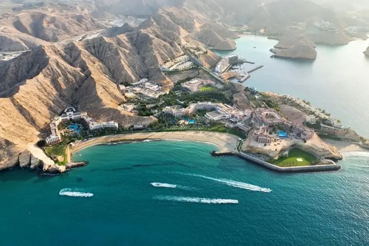 Hotels in Oman: Hilton is expanding in Muscat and Waldorf Atotoria with two new resorts