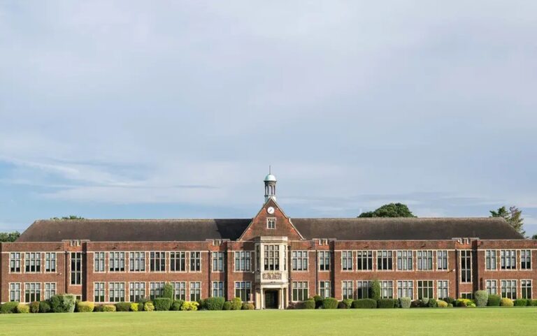 Queen Elizabeth’s School, Barnet Dubai Sport City KHDA