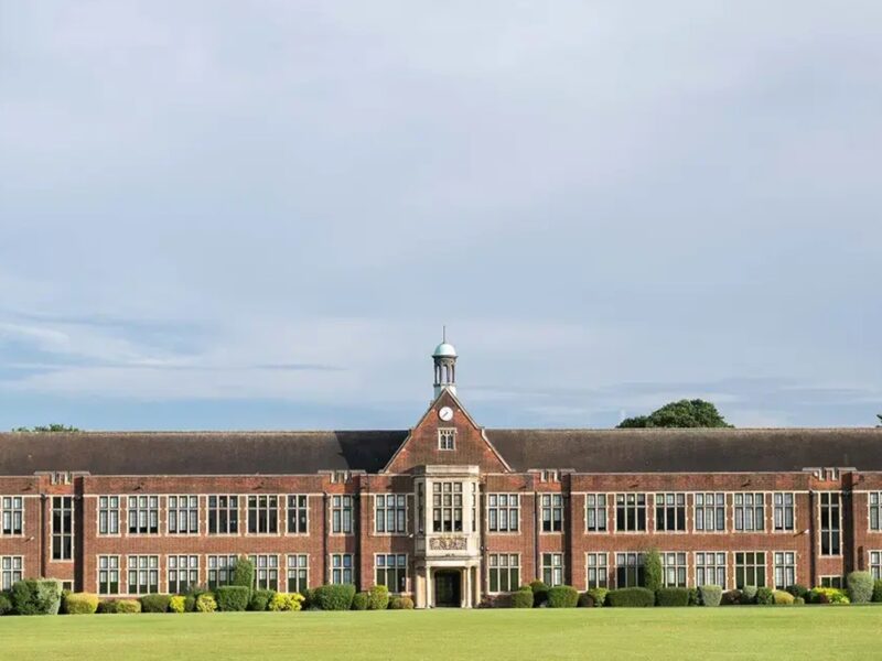 Queen Elizabeth’s School, Barnet Dubai Sport City KHDA