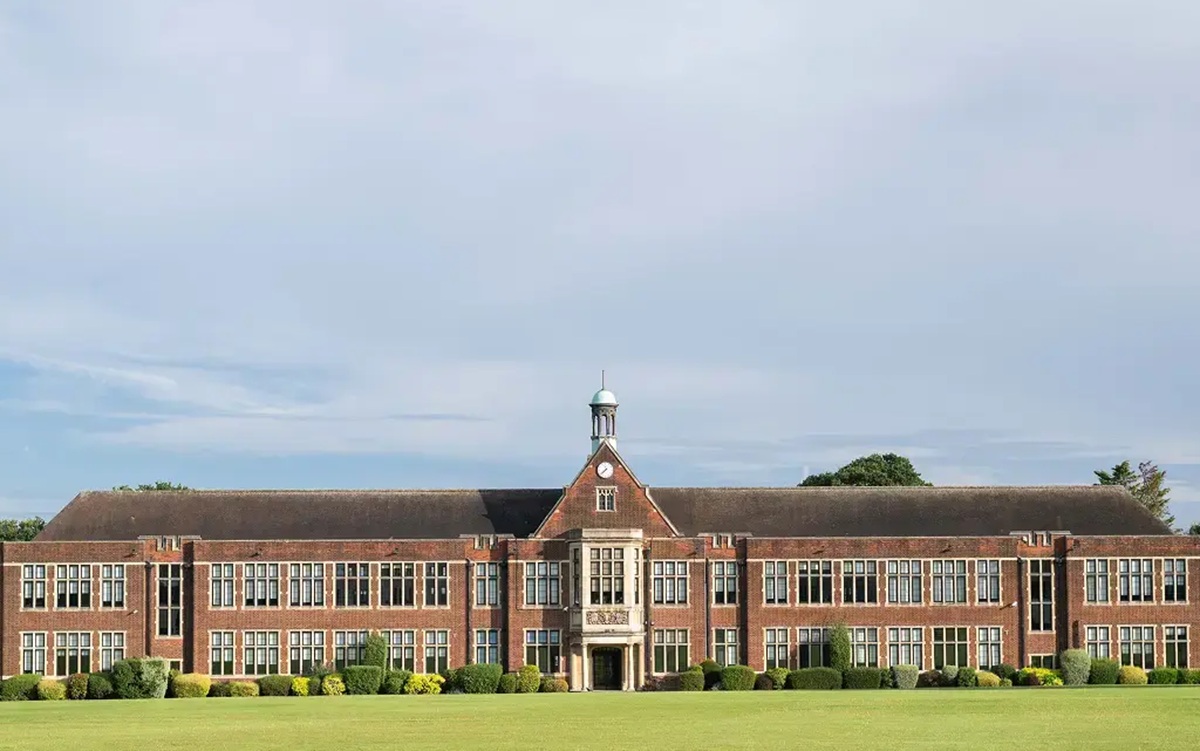 Queen Elizabeth’s School, Barnet Dubai Sport City KHDA