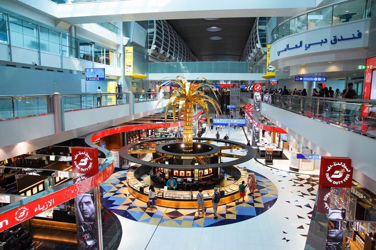 Dubai Duty Free Records Record 1m as perfume, gold and fashion rises