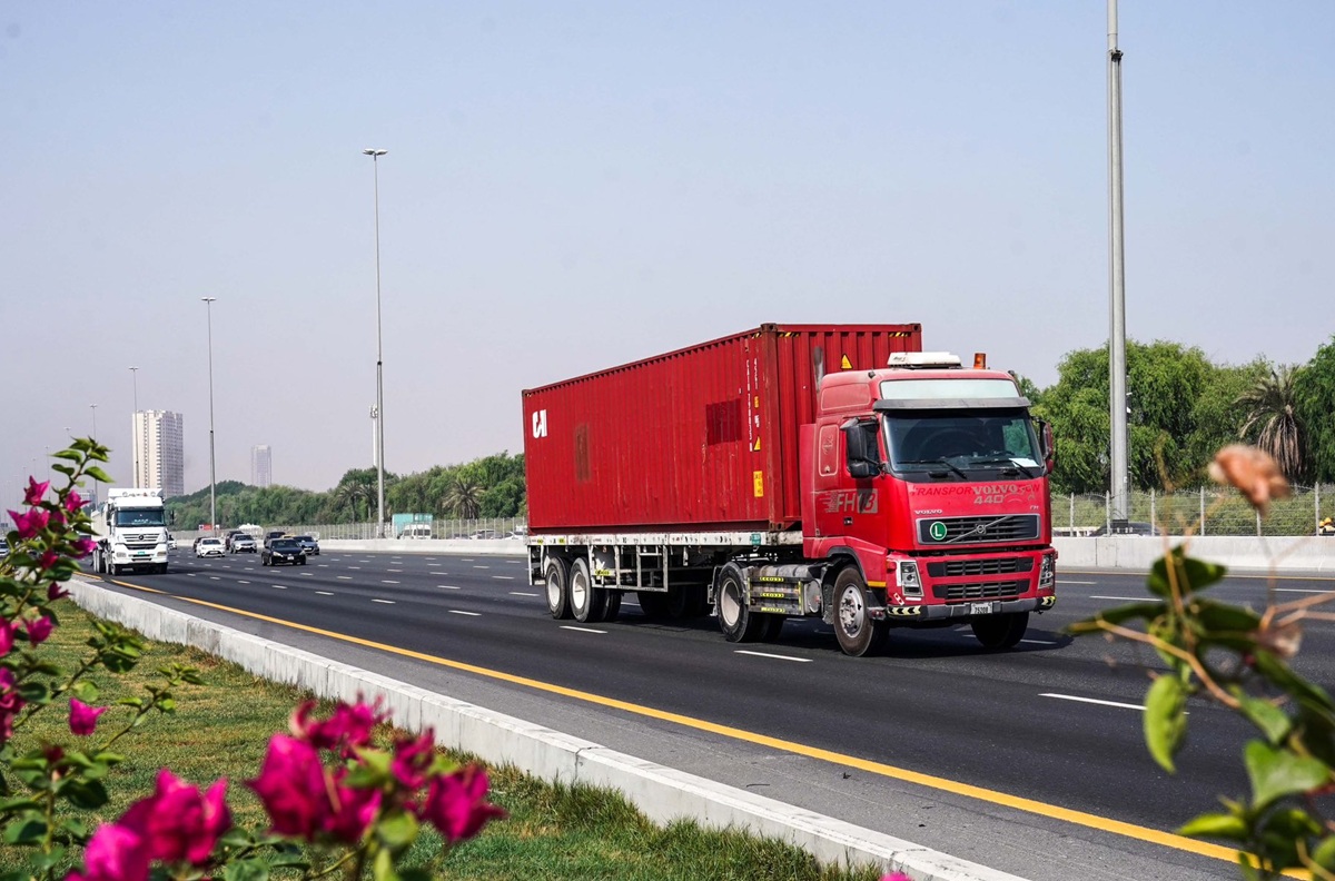 Dubai ‘Truck Ban’ hits road incidents and speeds up journey times Dubai ‘Truck Ban’ hits road incidents and speeds up journey times