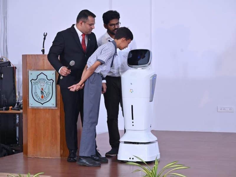 Lifology Unveils AI-Powered Humanoid Robot Coach Laya_AI