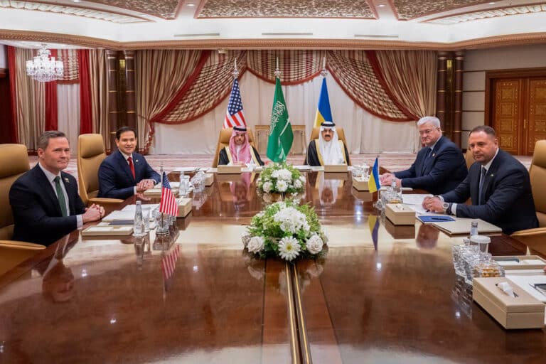 Ukraine agrees to a 30-day ceasefire proposal with the US amid rising tensions with Russia