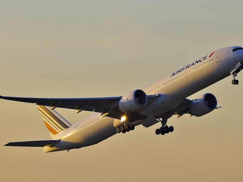 Air France Riyadh-Paris Flight Announcement