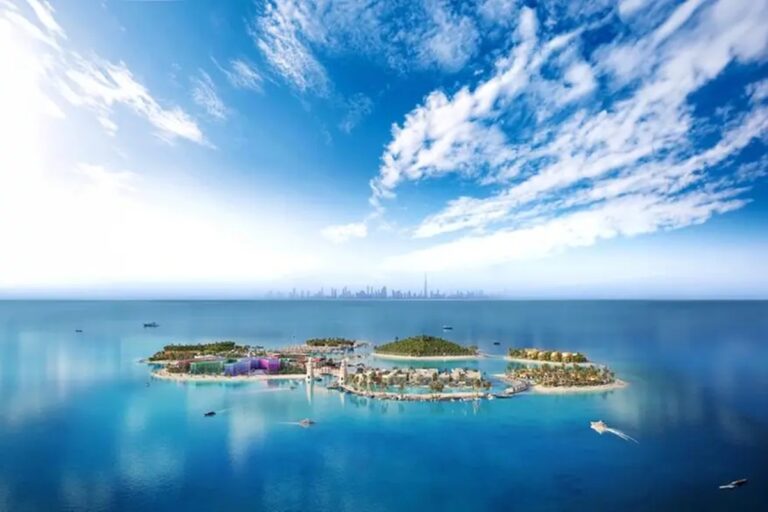 Dubai World Islands Heart of Europe Nice Hotel